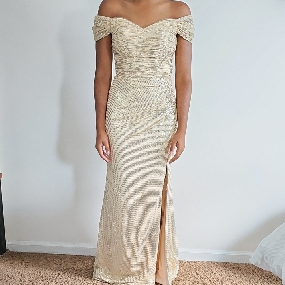 Elegant Gold Off-Shoulder Evening Gown